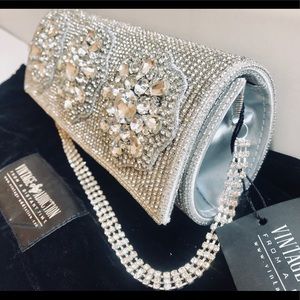 Vintage Addiction Sparkle Silver Clutch